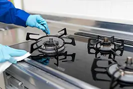 Küchenreinigung im Hotel in Vrees